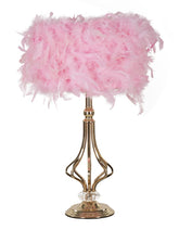 Lámpara de mesa Tarty, metal dorado, pantalla de plumas rosas