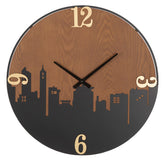 Reloj de pared redondo de metal y madera con silueta decorativa