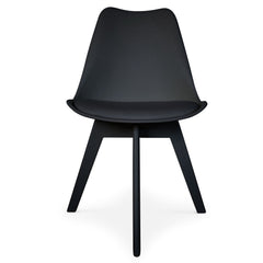 La chaise moderne Juno noire vue de face