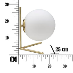 Lámpara de mesa Glamy de metal dorado y esfera de cristal opalino
