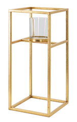 Candelabro de metal dorado con vaso cuadrado