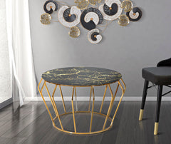 Mesa de centro redonda Histor, de metal dorado y tapa de cristal de efecto mármol