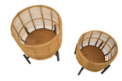 Portamaceteros redondos de ratán con pedestal de metal negro