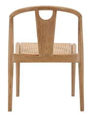 Silla de madera estilo japonés con asiento de ratán tejido