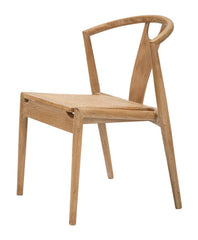 Silla de madera estilo japonés con asiento de ratán tejido