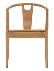 Silla de madera estilo japonés con asiento de ratán tejido