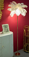 Lámpara de pie Palm de metal dorado con pantalla de plumas blancas