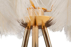 Lámpara de mesa de metal dorado con pantalla de plumas blancas
