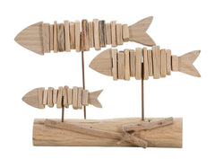 Escultura de pez en madera con base de madera