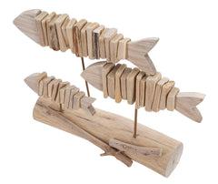 Escultura de pez en madera con base de madera