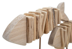 Escultura de pez en madera con base de madera