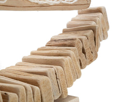 Escultura de velero de madera con vela de tela y base de madera