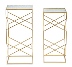 Table carrée en métal doré avec plateau en verre