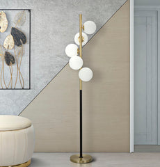 Lámpara de pie de 5 luces Glamyy Metal dorado y negro esferas de cristal blanco