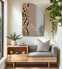 Espejo de pared decorativo de madera clara con formas suaves