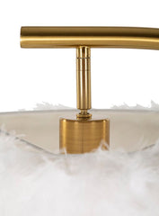 Lámpara de pie de diseño arqueado de metal dorado con pantalla de plumas sintéticas blancas