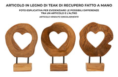 Escultura de teca con apertura de corazón