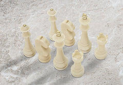 Ensemble d'échecs Quarzy en tons clairs avec détails dorés