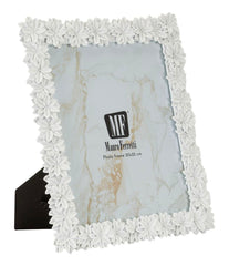 Romantic Floral Frame 26.7 x 2 x 31.3 cm
(Internal Measurements 20 x 25 cm)