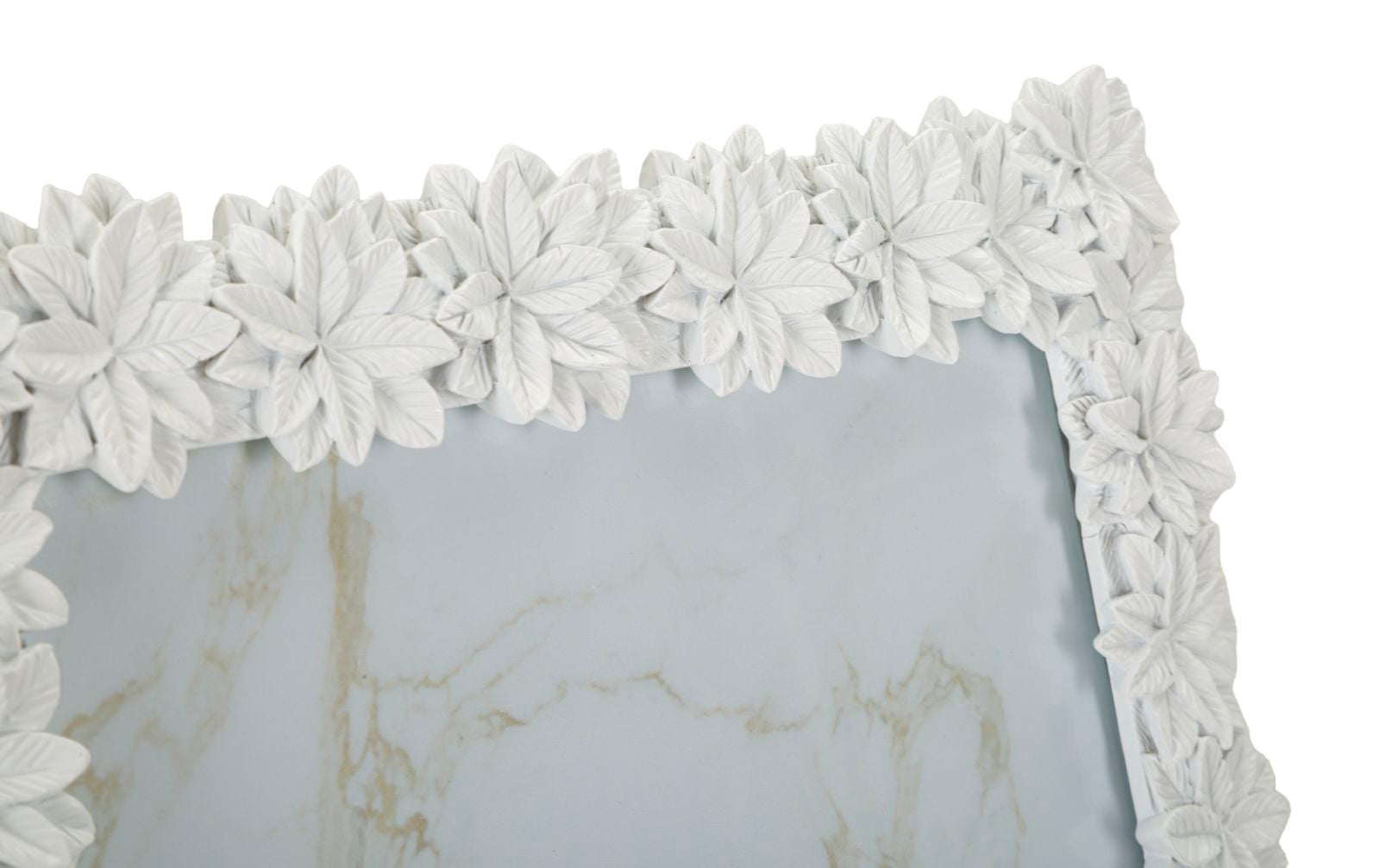 Romantic Floral Frame 26.7 x 2 x 31.3 cm
(Internal Measurements 20 x 25 cm)