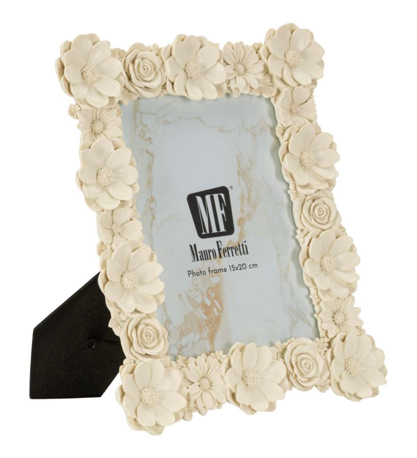 Frame with embossed flowers, 23.6 x 2.4 x 28.9 cm (internal dimensions 15 x 20 cm)