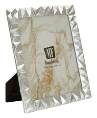 Frame with embossed diamonds, 25.3 x 1.6 x 30.5 cm
(Internal dimensions: 20 x 25 cm)