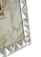 Frame with embossed diamonds, 25.3 x 1.6 x 30.5 cm
(Internal dimensions: 20 x 25 cm)