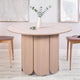 Mesa redonda extensible japandi de 310cm Cavelna con extensiones integradas de madera clara
