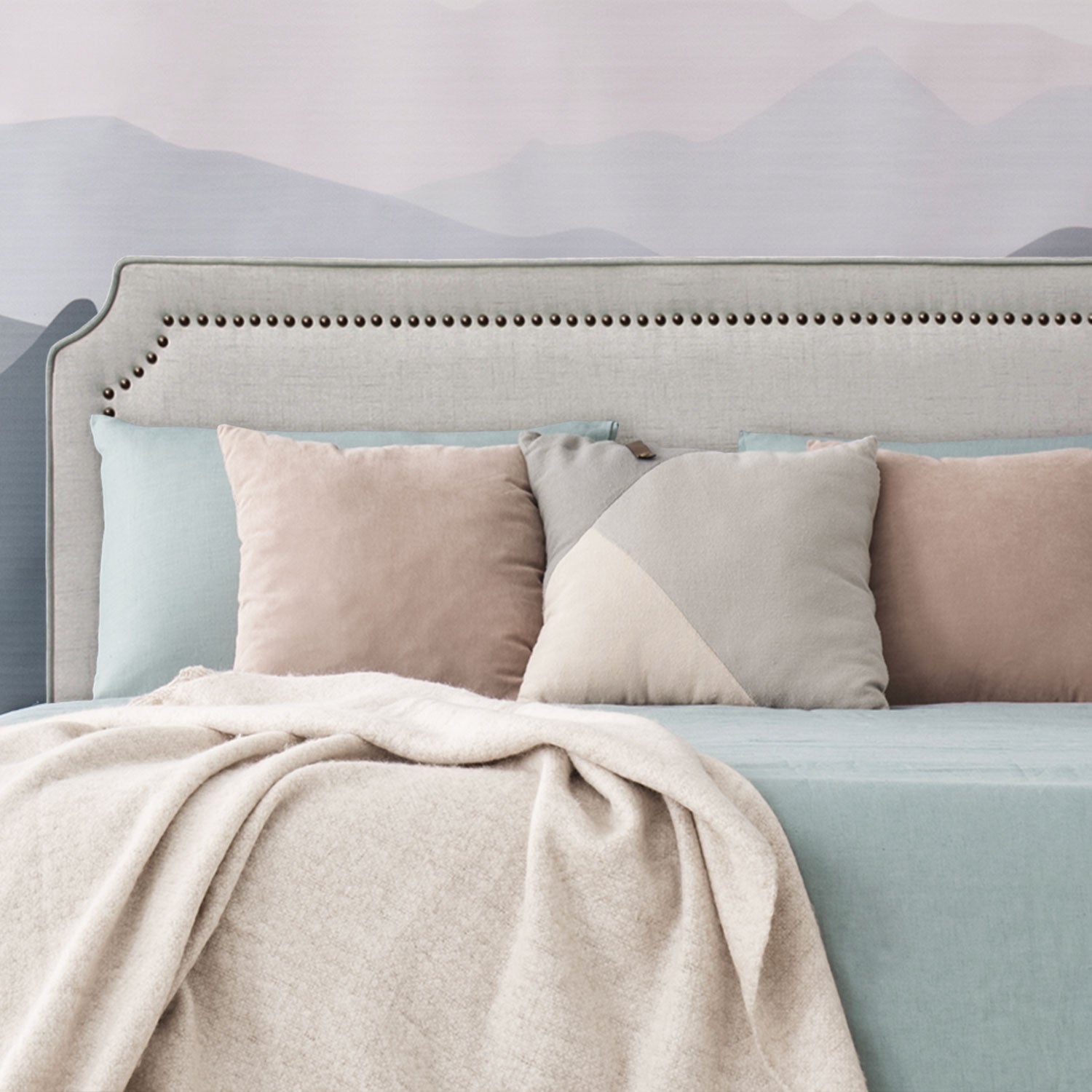 Tête de lit Milana 180cm Tissu Beige avec clous de tapissier
