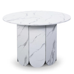 Mesa redonda extensible Cavelna estilo japandi 310cm efecto mármol blanco con extensiones integradas
