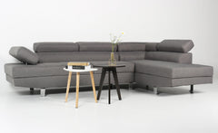 Canapé d'angle Annalo avec têtières relevables en tissu gris