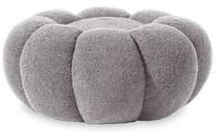 Puf Basha de diseño floral en tela bouclé gris