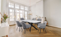 Mesa de comedor rectangular Brillya de metal negro y cerámica efecto mármol blanco