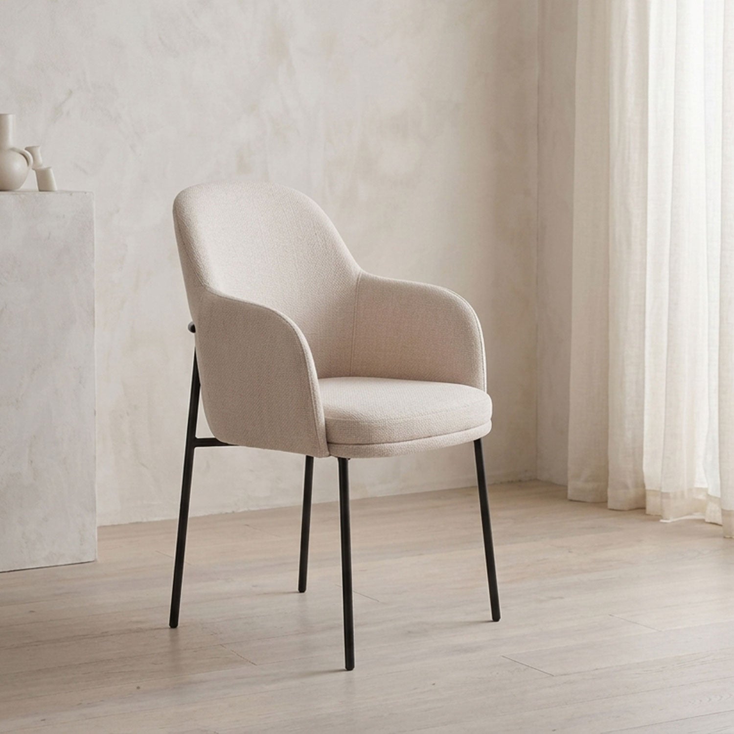 Lot de 2 chaises modernes matelassées Inaya Métal Noir et Tissu Beige