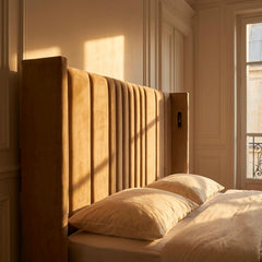 Lit complet avec sommier relevable prises USB et lumières intégrées Line 180x200cm Velours Taupe