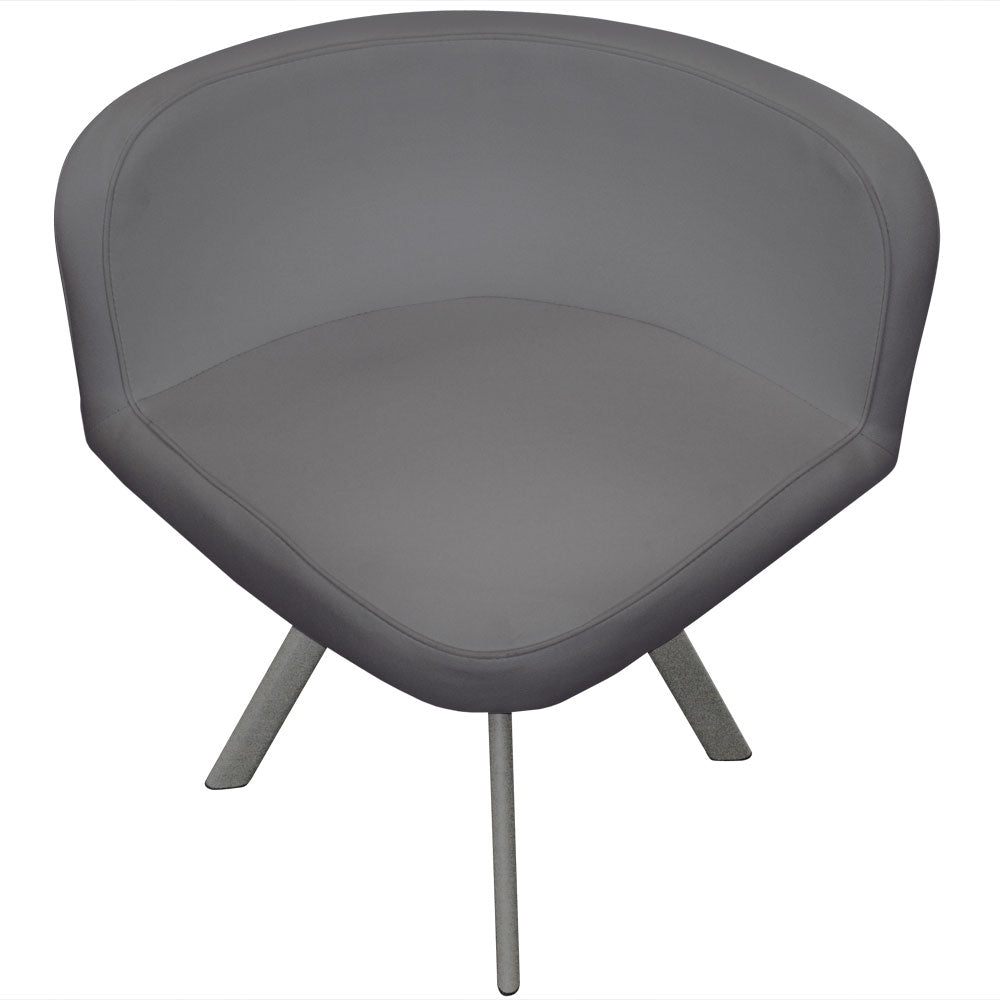 La chaise simili-cuir gris de la table Mosaic 90