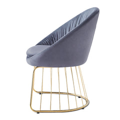 Silla con respaldo redondeado Bamuen de terciopelo gris y patas doradas