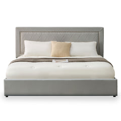 Lit coffre Sandiego avec sommier relevable 180x200cm et tête de lit cloutée Velours Gris clair